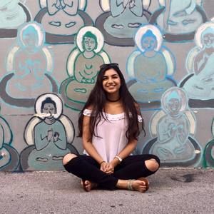 Meet your Posher, Maya